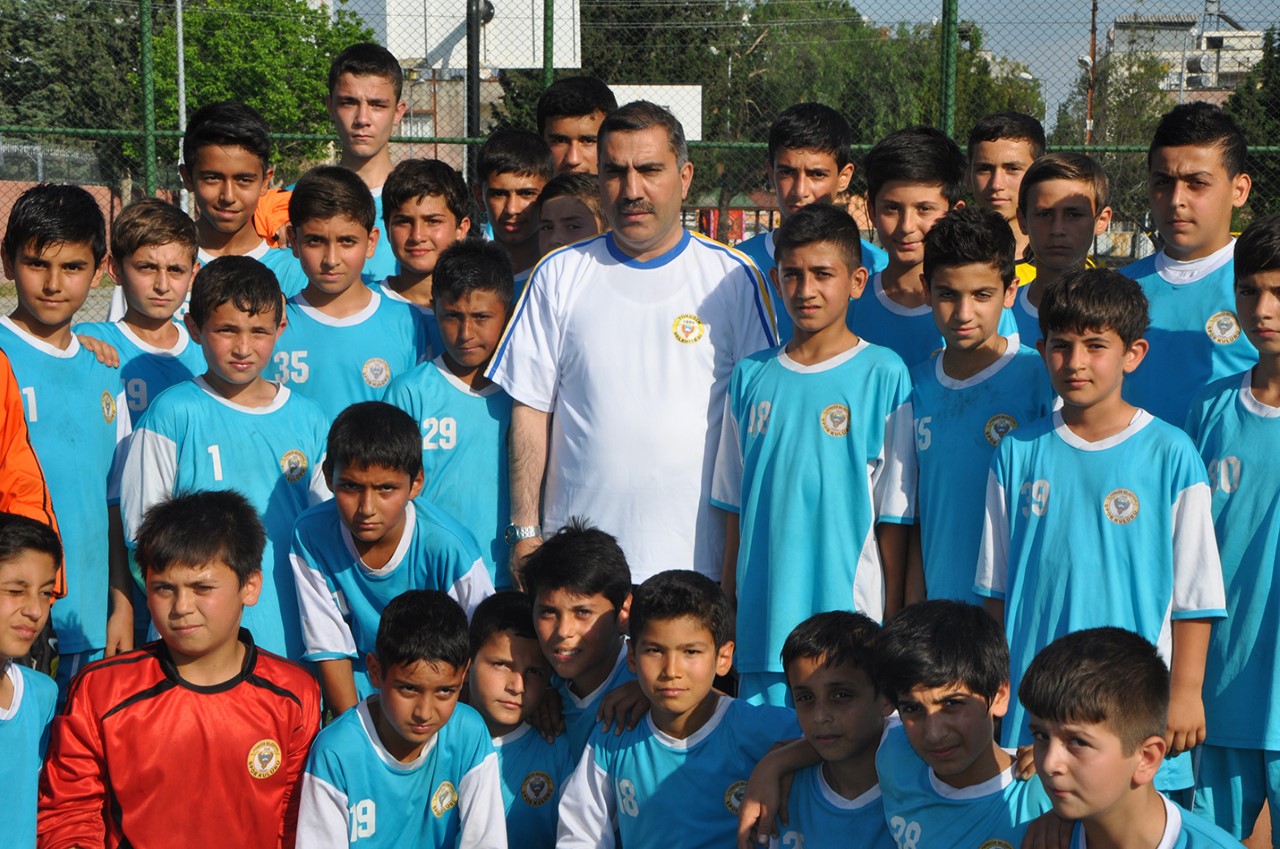 YÜREĞİR’DE YAZ FUTBOL OKULU KAYITLARI DEVAM EDİYOR