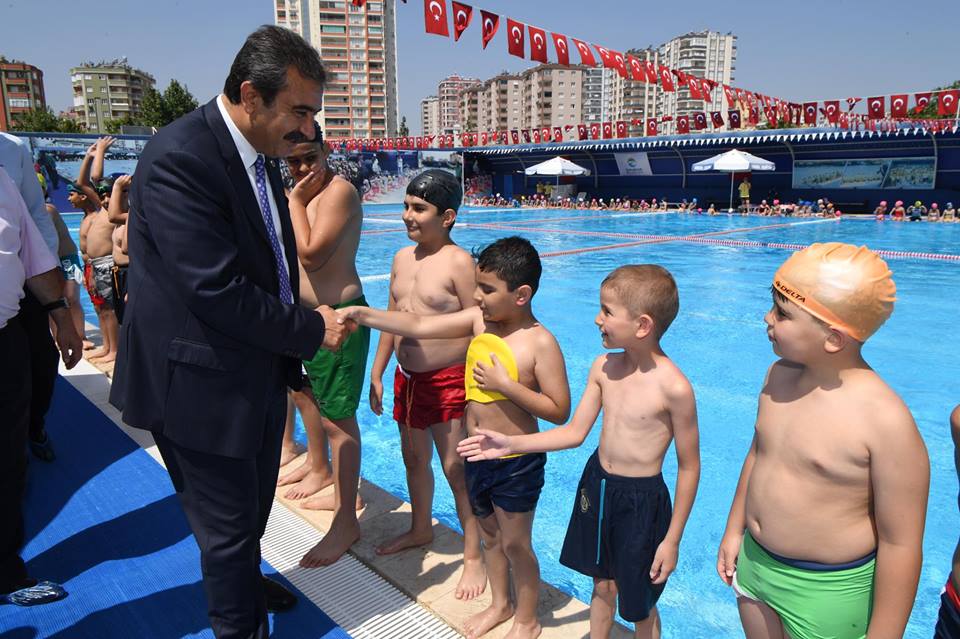 HAYALPARK’TA YÜZME KURSLARI BAŞLADI
