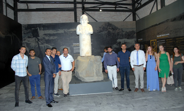 Turizmciler Adana Müze Kompleksi’ni gezdi