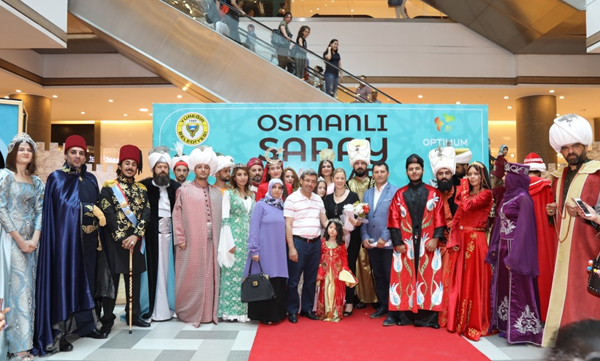 OSMANLI SARAY ESVAPLARI DEFİLESİ BÜYÜLEDİ
