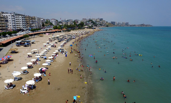 Büyükşehir zabıta timleri sahillerde