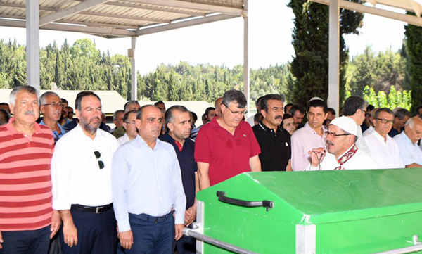 CHP İlçe Başkanı Erdoğan'ın anne acısı