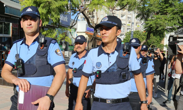 Adana zabıtasında yaka kamerası dönemi