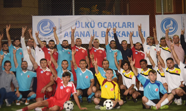 Ömer Halisdemir Halı Saha Futbol Turnuvası start aldı