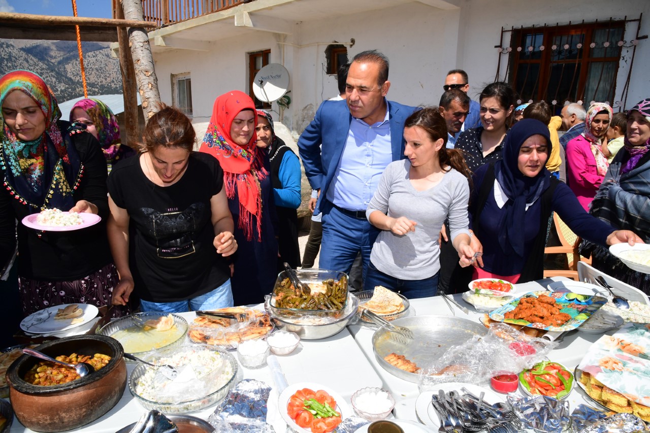 Saimbeyli’nin sorunlarına kadın eli değiyor