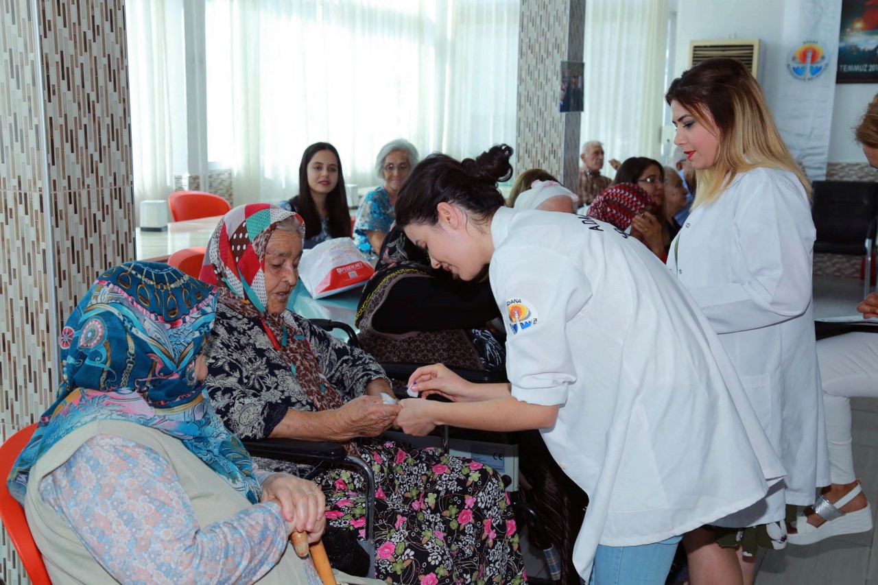 Yaşlılara sazlı, sözlü sağlık hizmeti