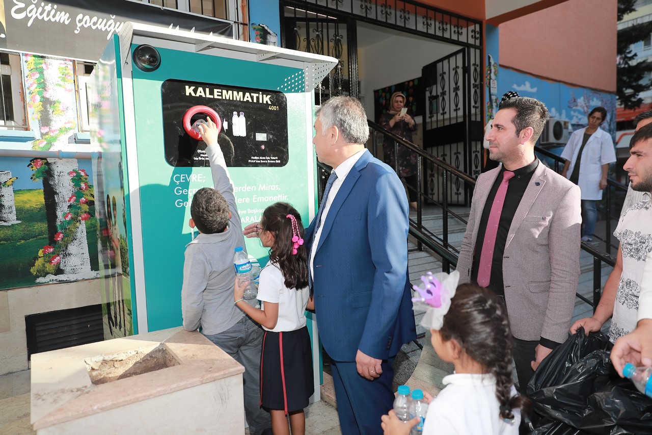 Hem çevreci hem eğitici hem de yardımsever proje