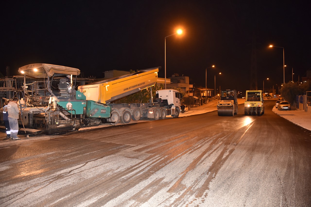 Büyükşehir yol şube ekipleri 17 farklı noktada çalışıyor