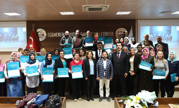 Girişimcilik Kursunu tamamlayanlara sertifikaları verildi