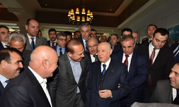 Bahçeli: ''Bizim belediye başkanlarımızın alnı açık''