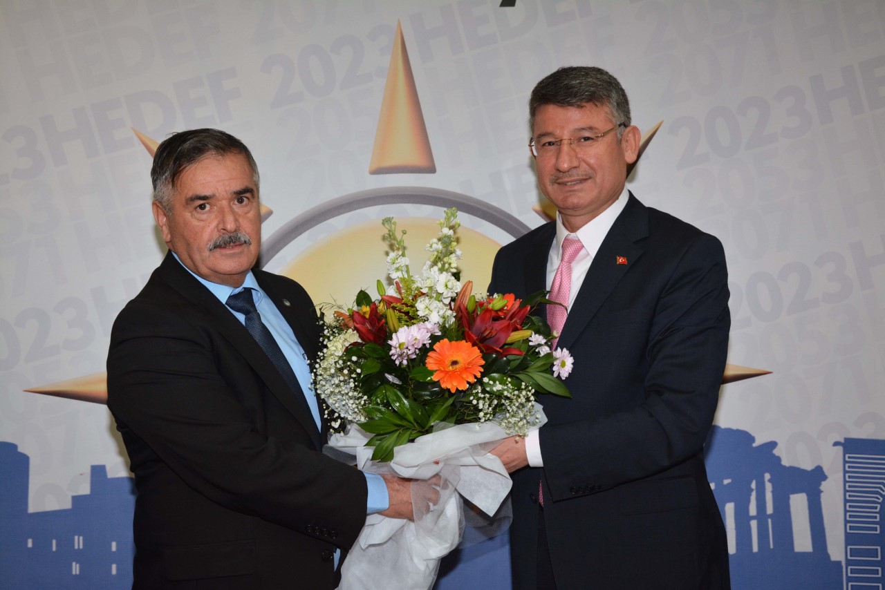 Taşeron İşçilerden AK Parti'ye Teşekkür Ziyareti