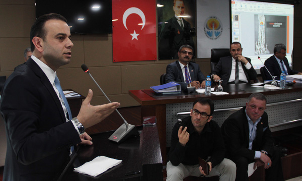 Ozan Gülaçtı: ''Meclisin namusuyuz''
