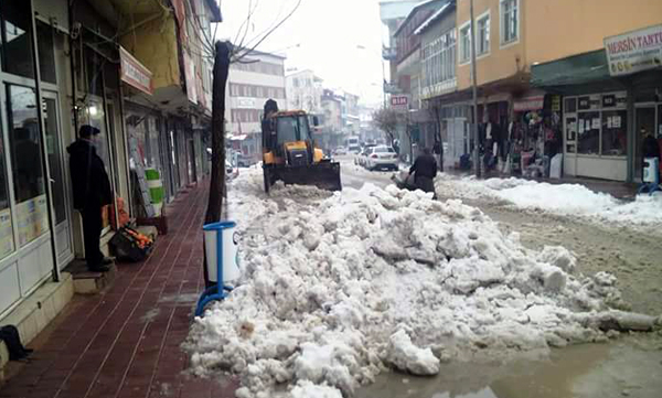 ASKİ kar kış dinlemiyor