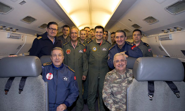 Orgeneral Hulusi Akar, havadan denetledi