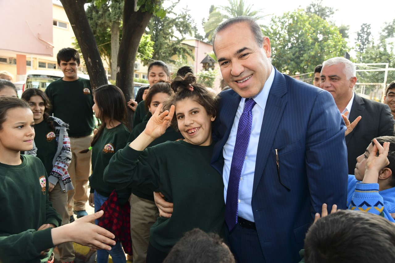 Sözlü dezavantajlı öğrencilerle bir araya geldi