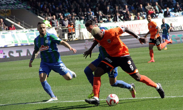 Adanaspor puanı kaptı