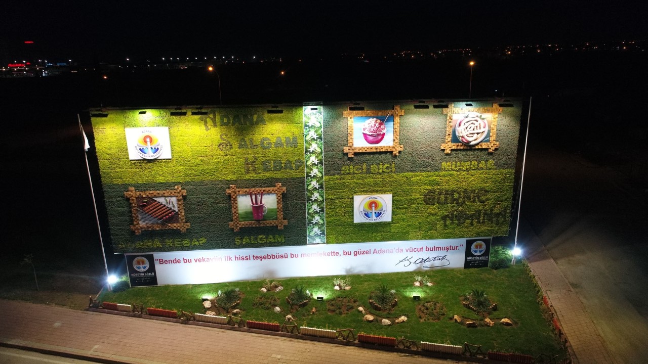 Adana’nın eşsiz lezzetleri dev dikey bahçede