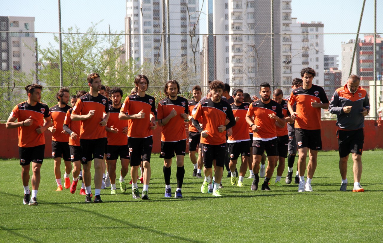 Adanaspor’da neşeli antrenman