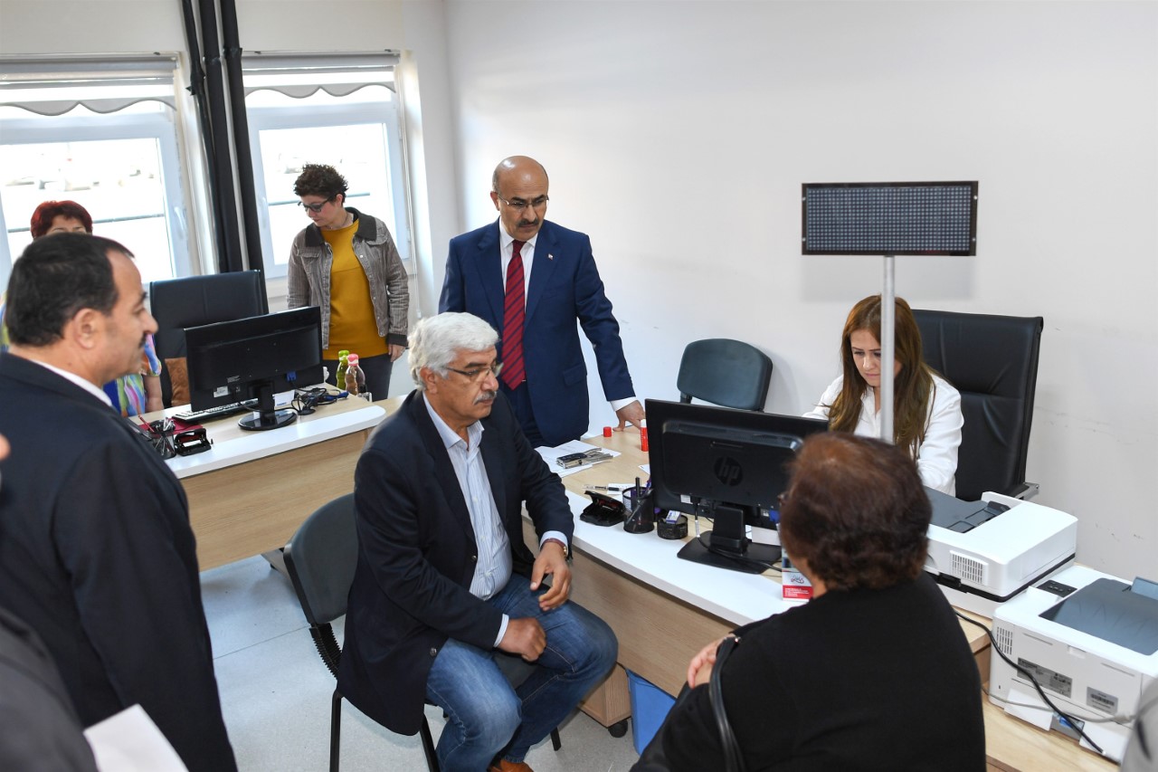 Vali Demirtaş, Nüfus ve Vatandaşlık Müdürlüğü'nde inceleme yaptı