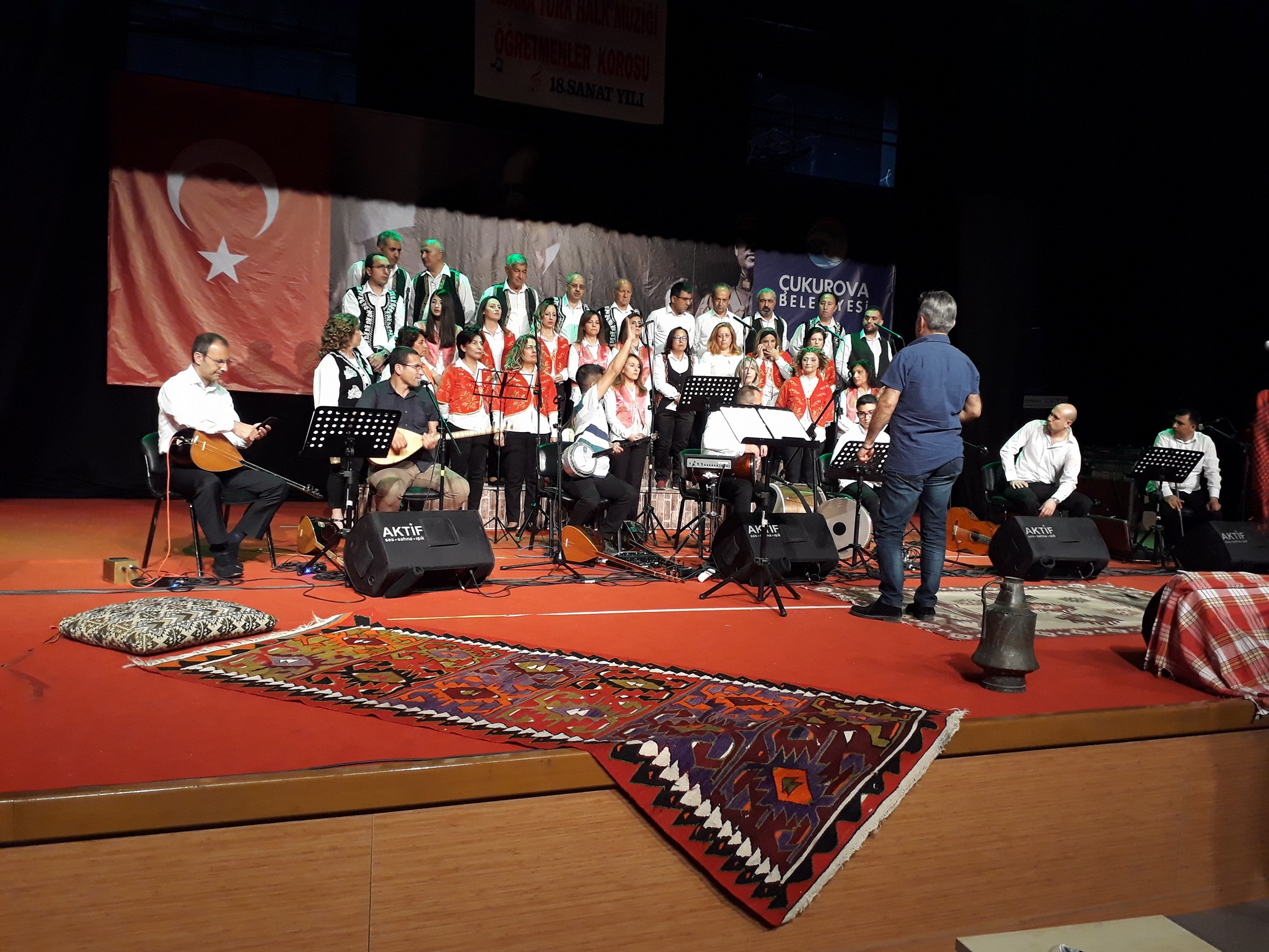 THM Öğretmenler Korosu'ndan türkü ziyafeti