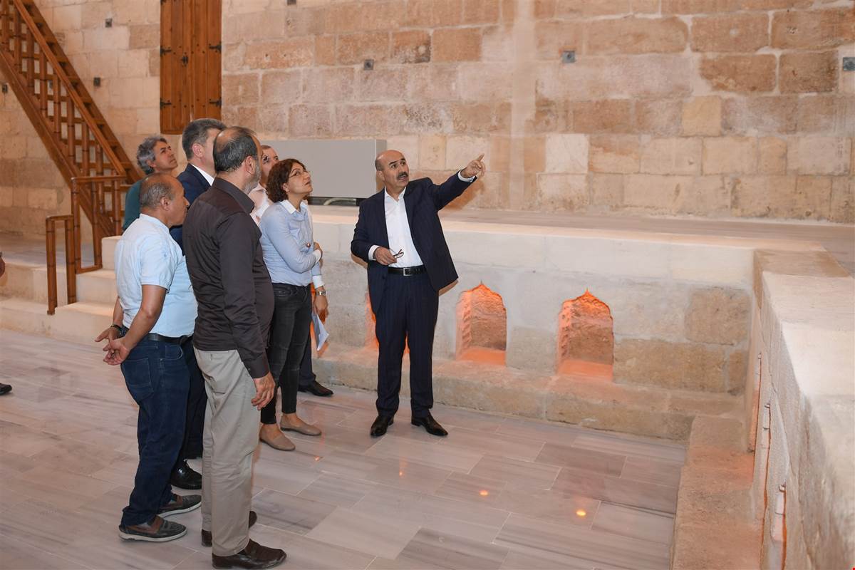 Vali Demirtaş, Yeni Hamam’da İncelemelerde Bulundu