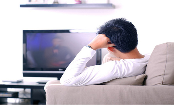 Günde 12 saat 17 dakikayı televizyon başında geçiriyoruz