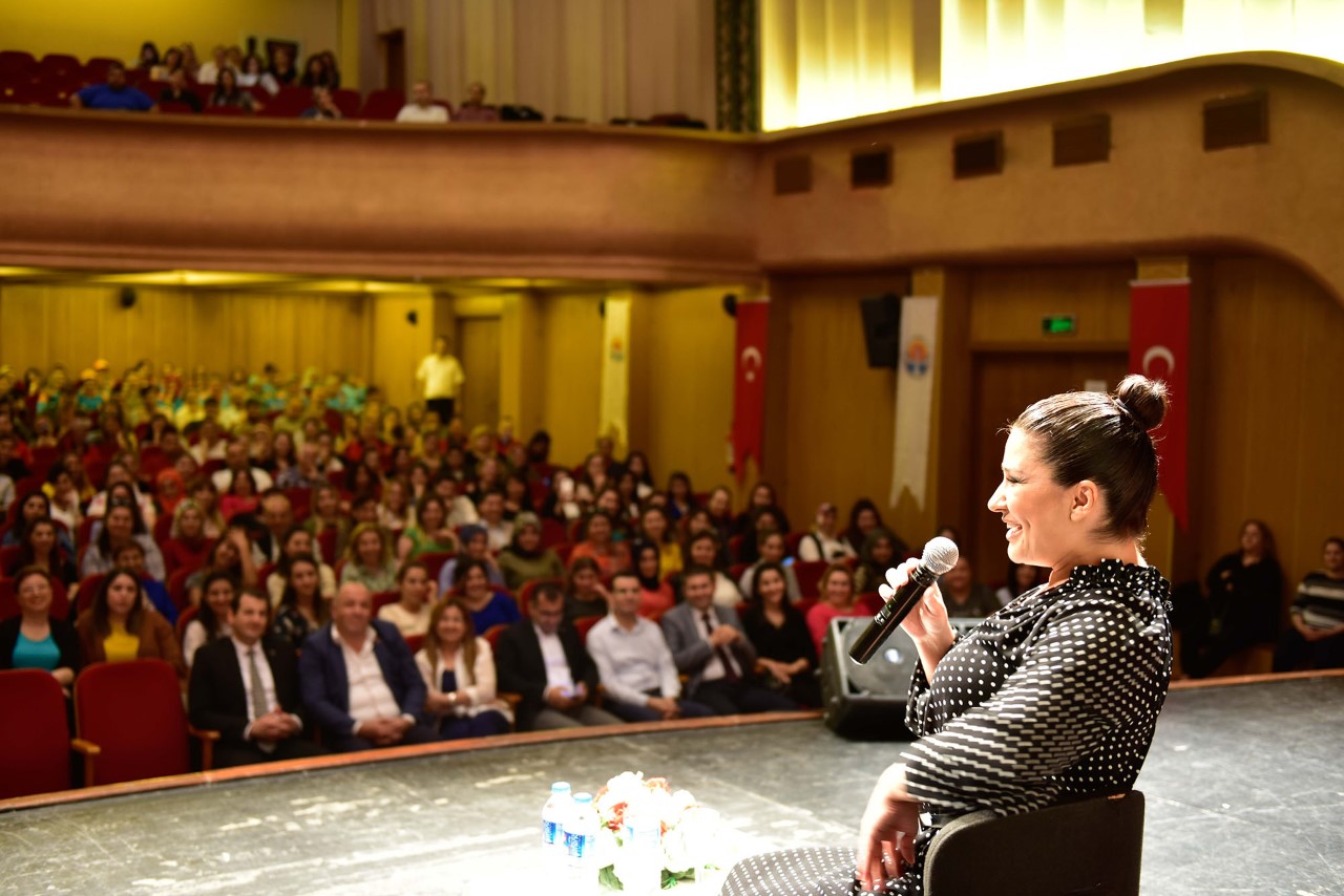 İclal Aydın’dan hayata dair paylaşımlar