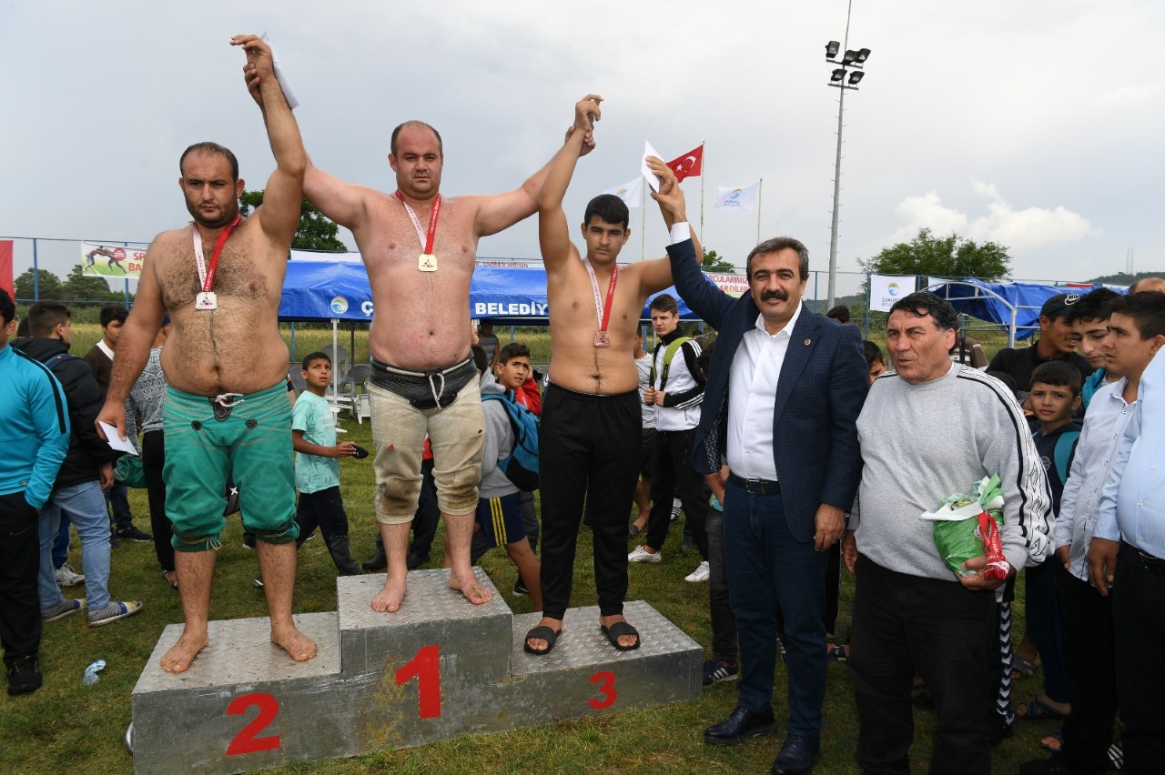 SALBAŞ KARAKUCAK GÜREŞLERİ’NİN 17’İNCİSİ YAPILDI
