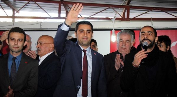 CHP'nin İl Başkanı Emrah Kozay oldu