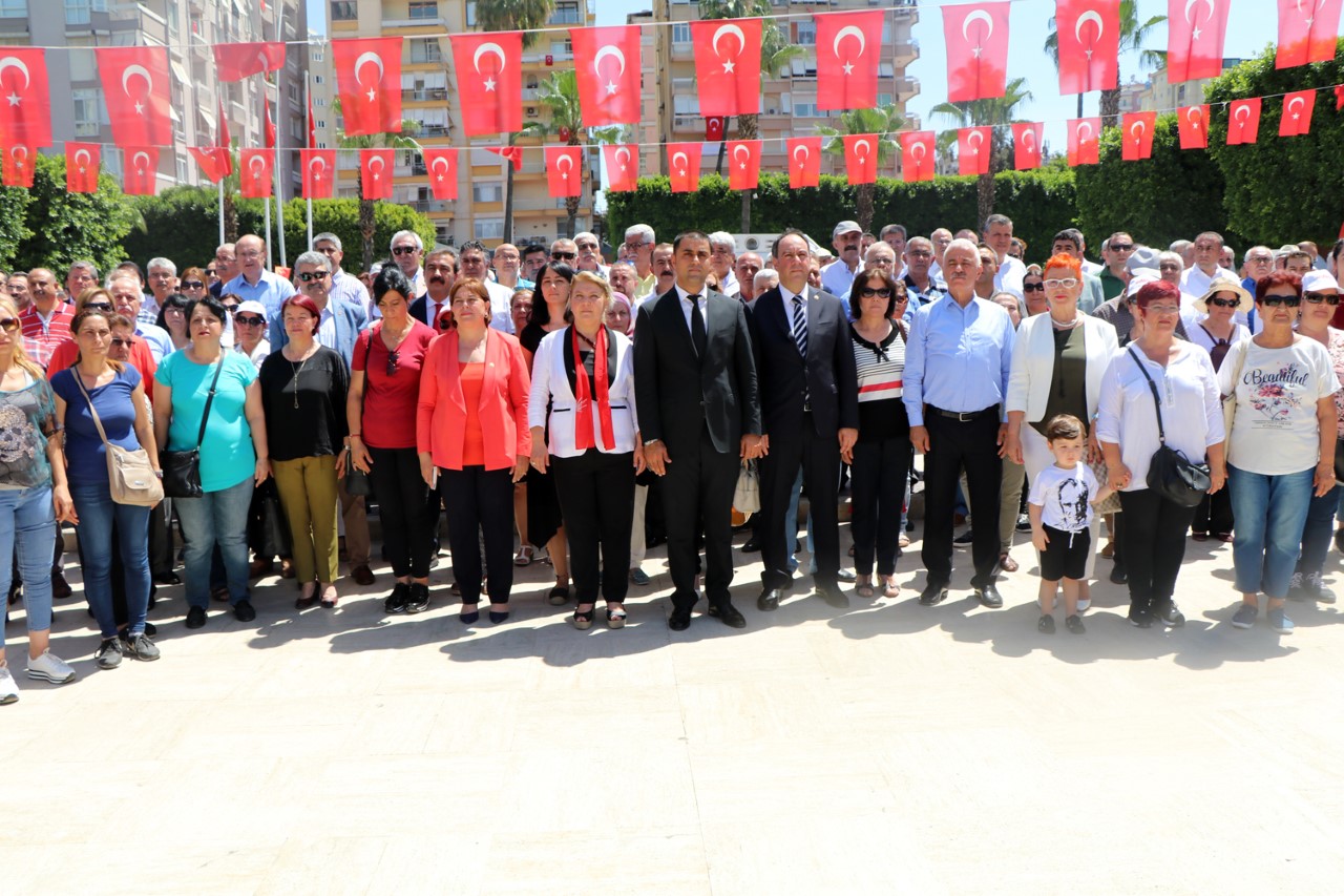 CHP’DE COŞKULU 19 MAYIS KUTLAMASI