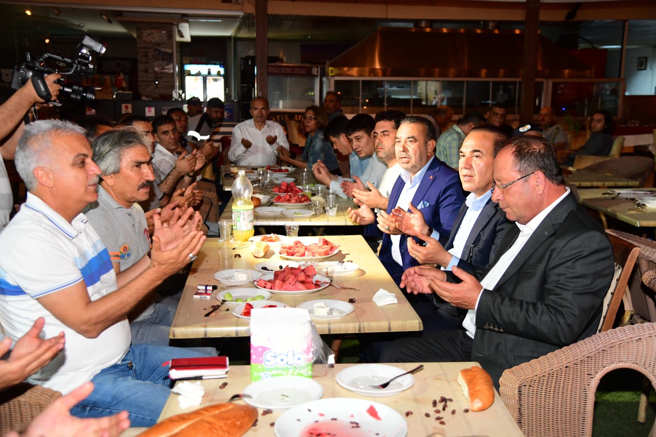 Sözlü sahurunu yol şube çalışanları ile yaptı