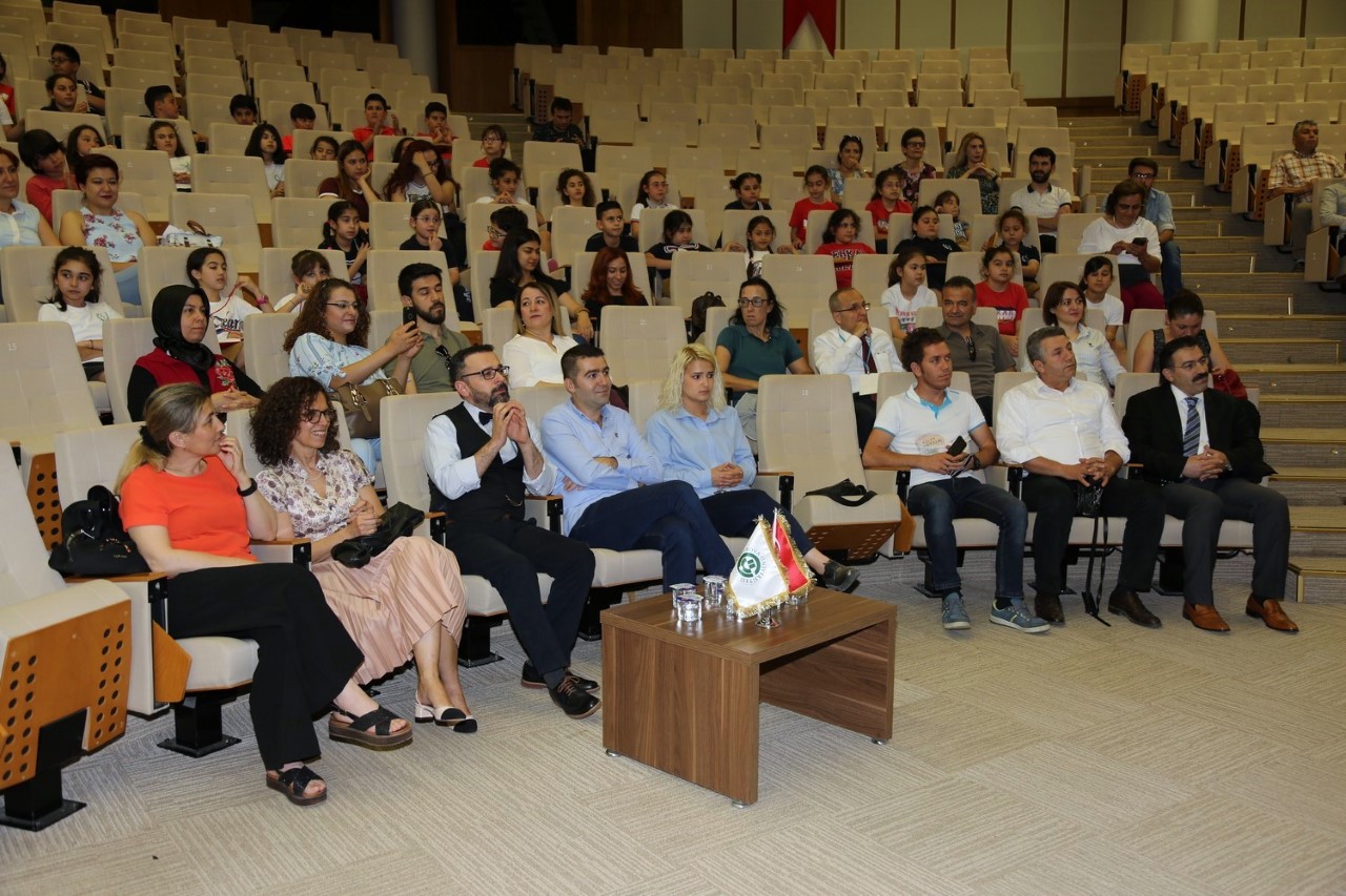 “Sokak Hayvanları İle Yaşama Etiği” Semineri