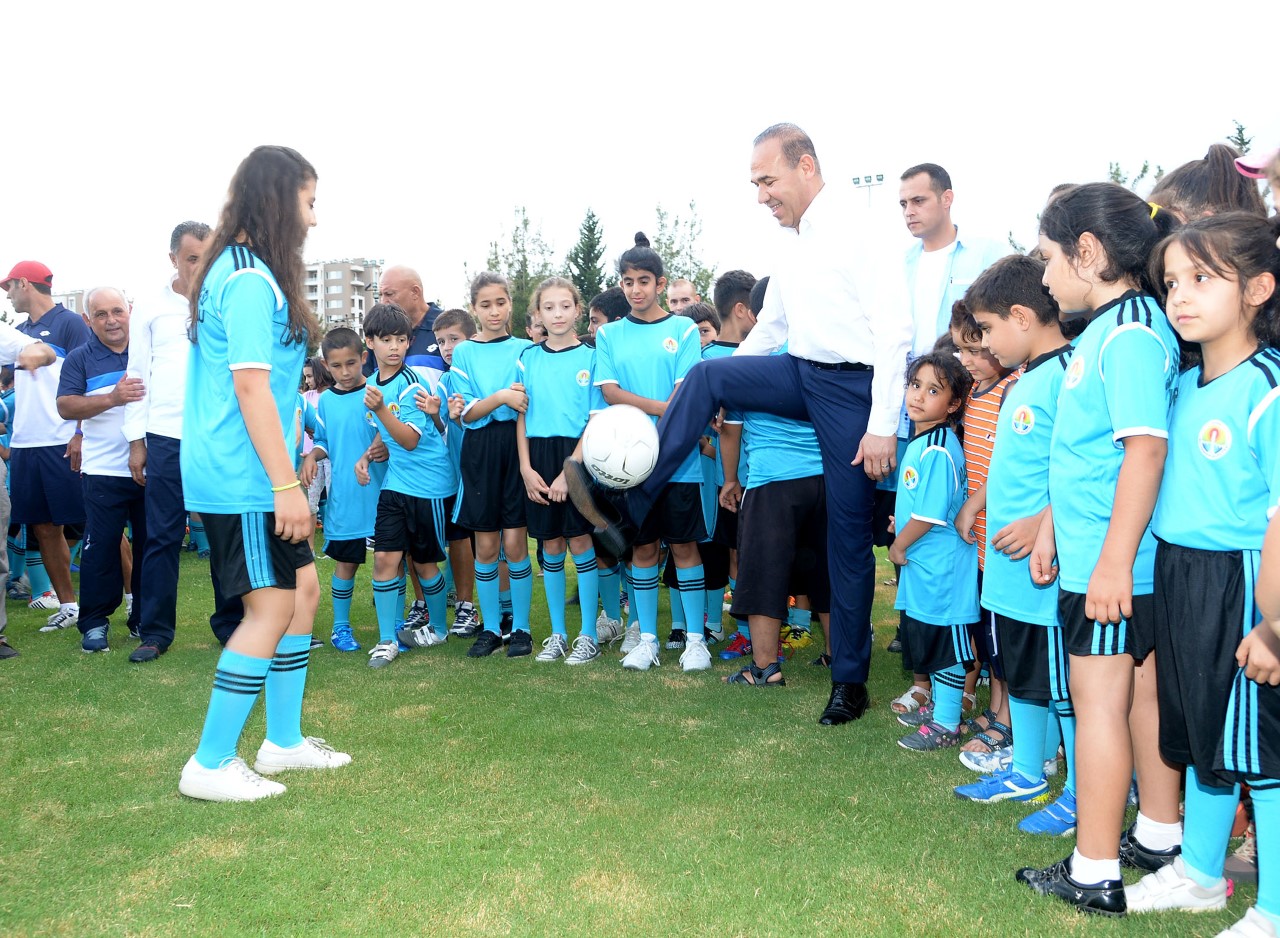 7 bin çocuğa ücretsiz futbol eğitimi