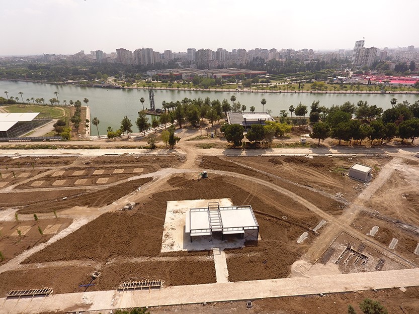 Yüreğir Kıyıpark inşaatı hızla devam ediyor