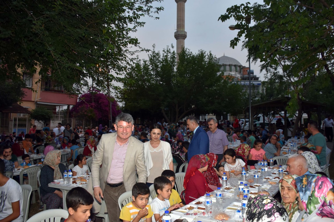 AK Parti Çukurova’dan Piknik Tadında İftar