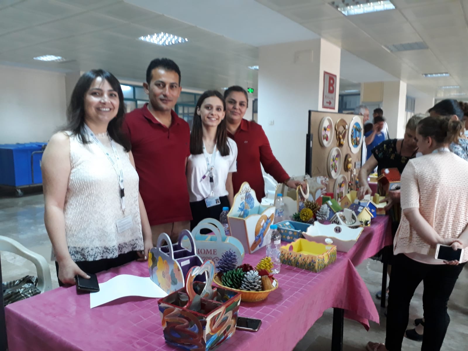 BALCALI’DA PSİKİYATRİ HASTALARI EL İŞİ ÜRÜNLERİNİ SERGİLEDİ