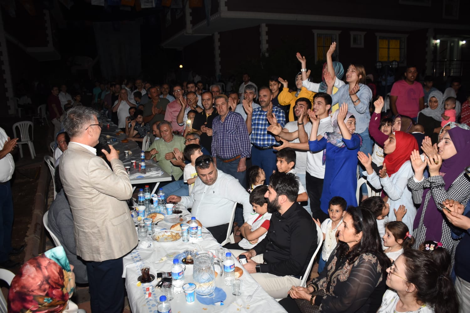 Yeni, “Eski ve yeni Türkiye arasındaki farkı görmeliyiz”