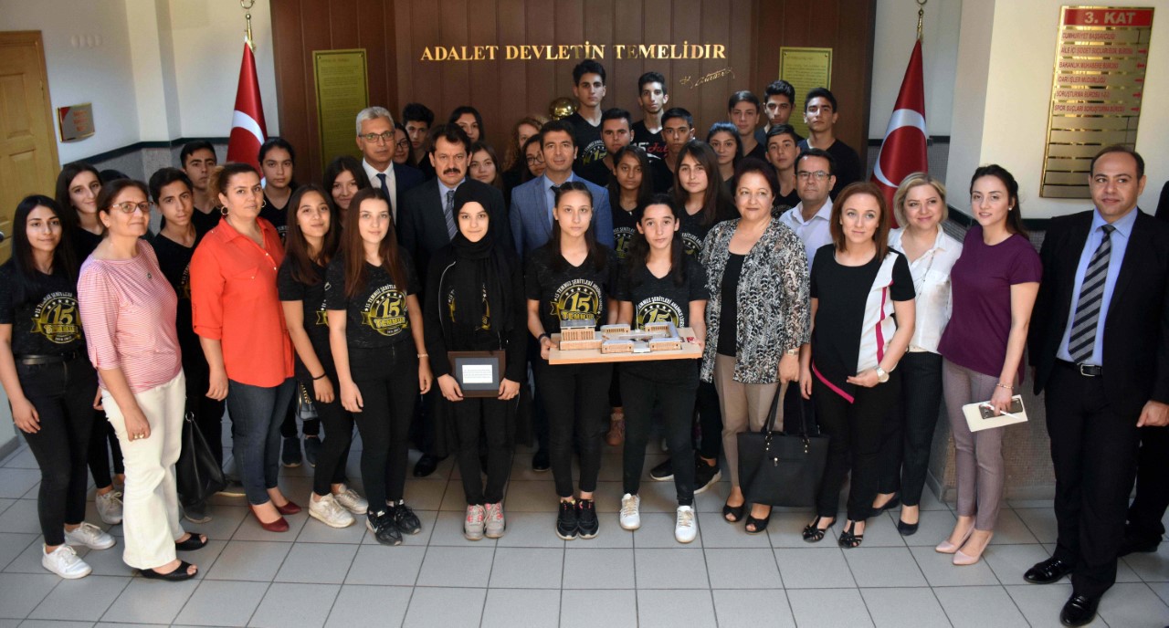 Bu proje öğrencileri suçtan koruyor