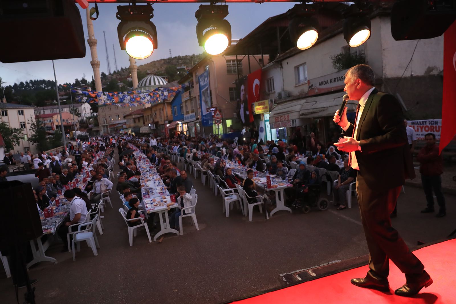 Aladağlılar Seyhan Belediyesinin İftarına Katıldı