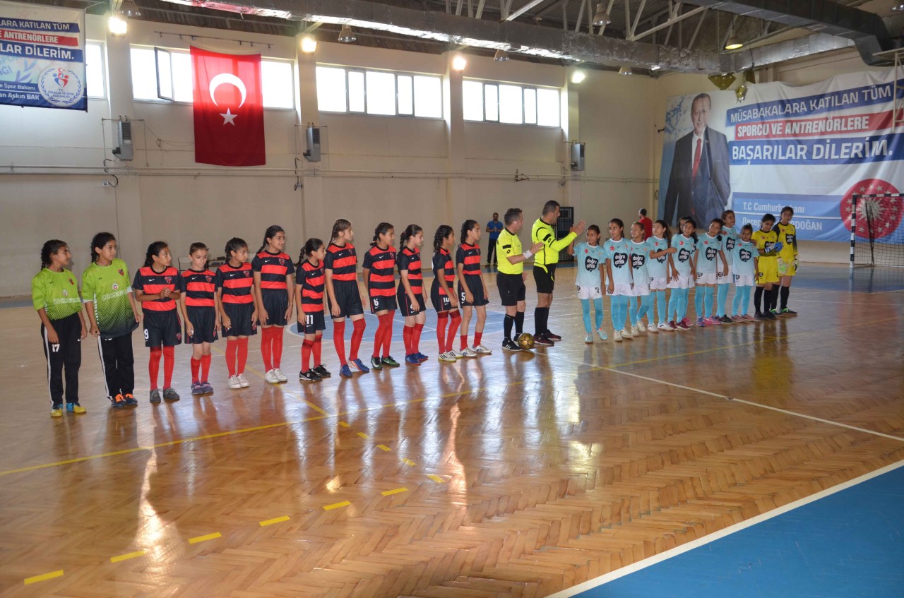 Okullar arası Futsal müsabakaları tamamlandı
