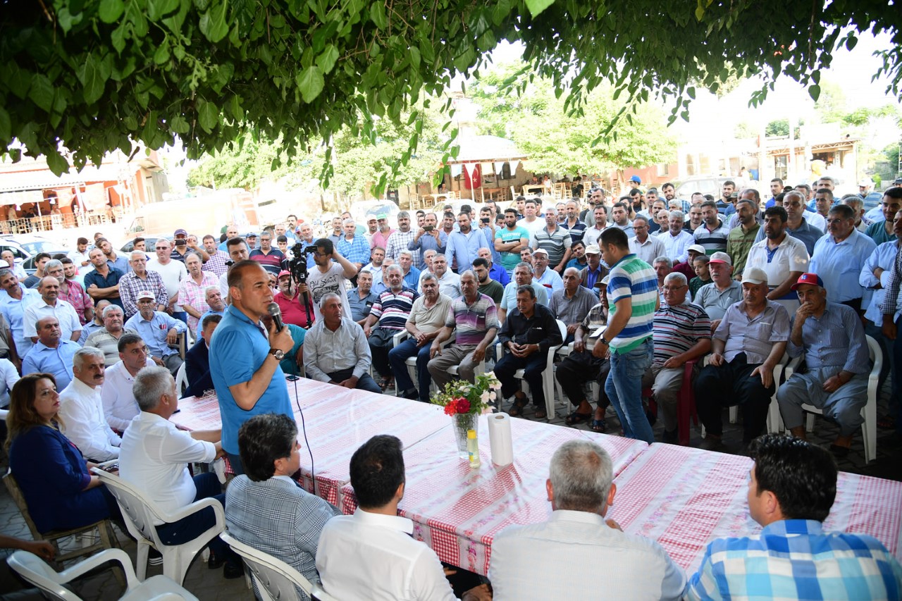 Sözlü, Karataş halkı ile kucaklaştı