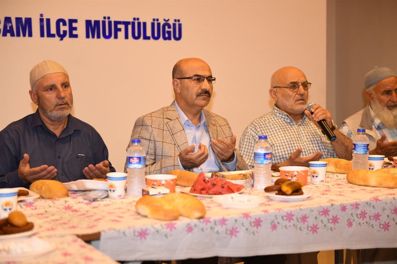 Demirtaş şehit uzman çavuş için düzenlenen iftara katıldı