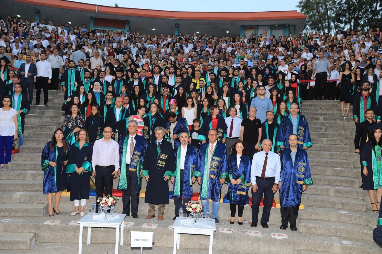 İktisadi ve İdari Bilimler Fakültesi Mezunlarını Uğurladı