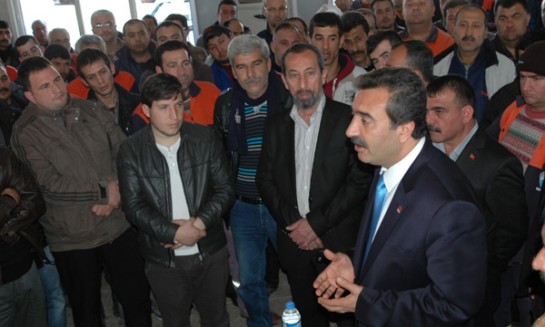 Soner Çetin belediye çalışanına söz verdi, söz aldı 