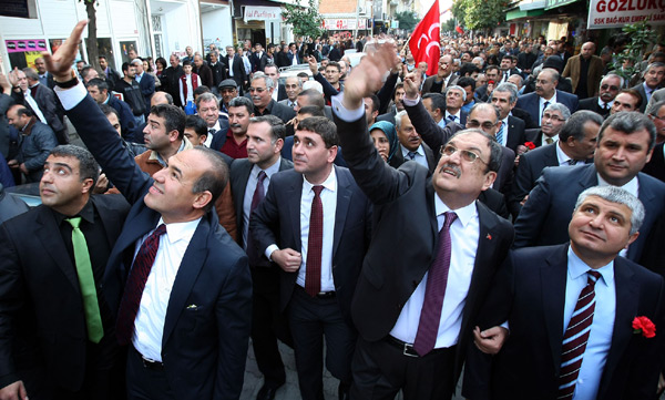 Ali Durunun seçim ofisi açılışında MHP'den gövde gösterisi
