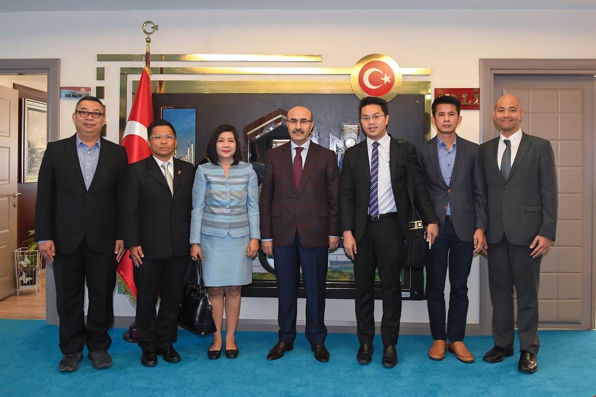 Tayland Büyükelçisi, Vali Mahmut Demirtaş'ı Ziyaret Etti