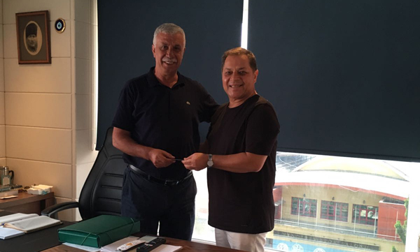 İş adamlarından Adana Demirspor'a kombine desteği