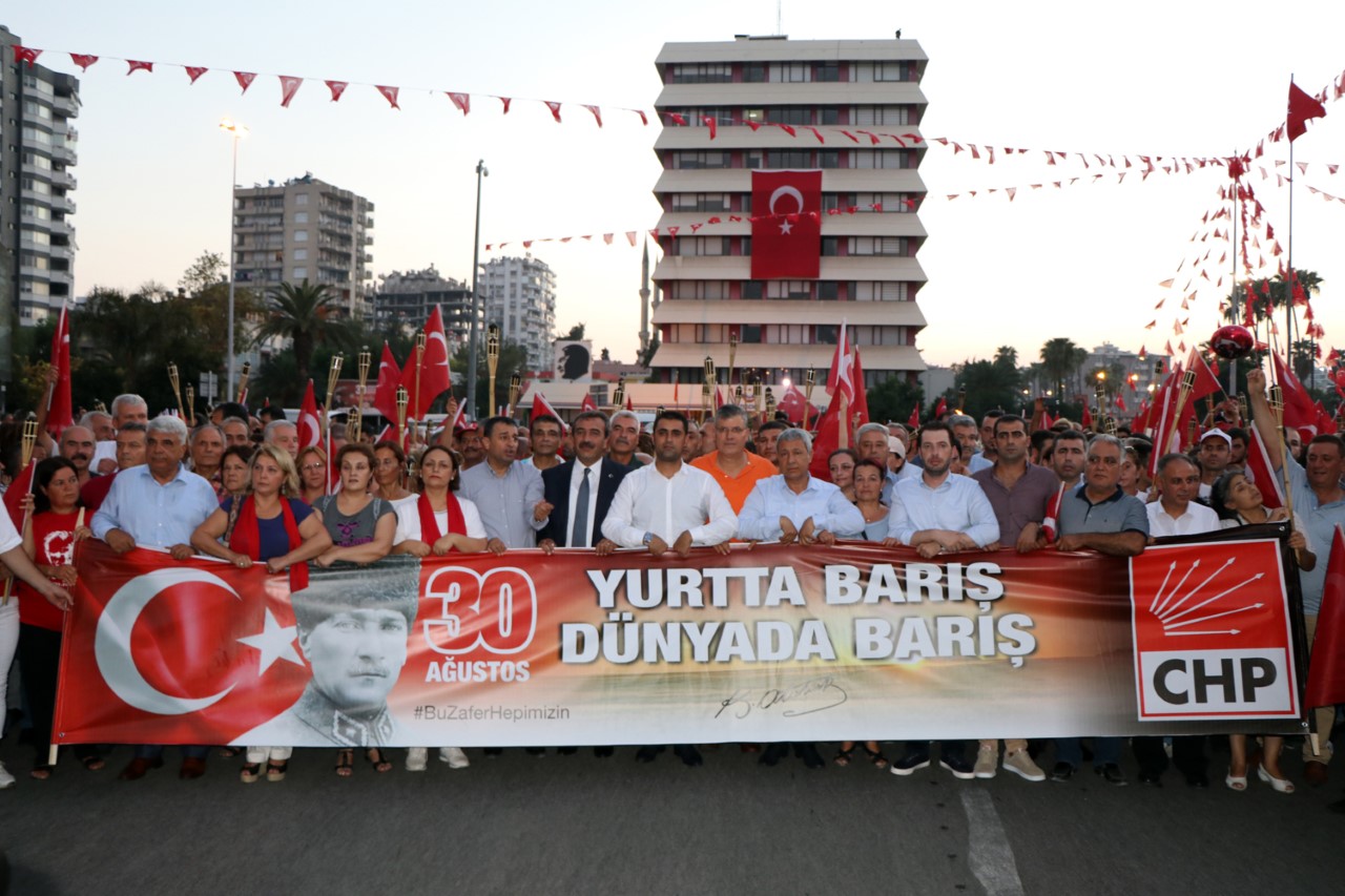 CHP’den coşkulu ‘Zafer’ kutlaması