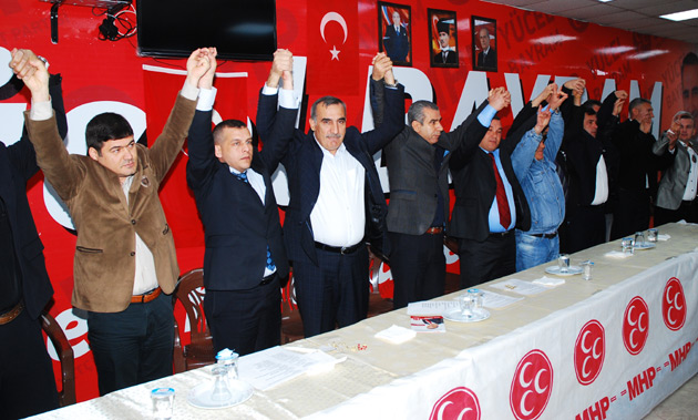 BBP'den 200 kişi MHP saflarına katıldı