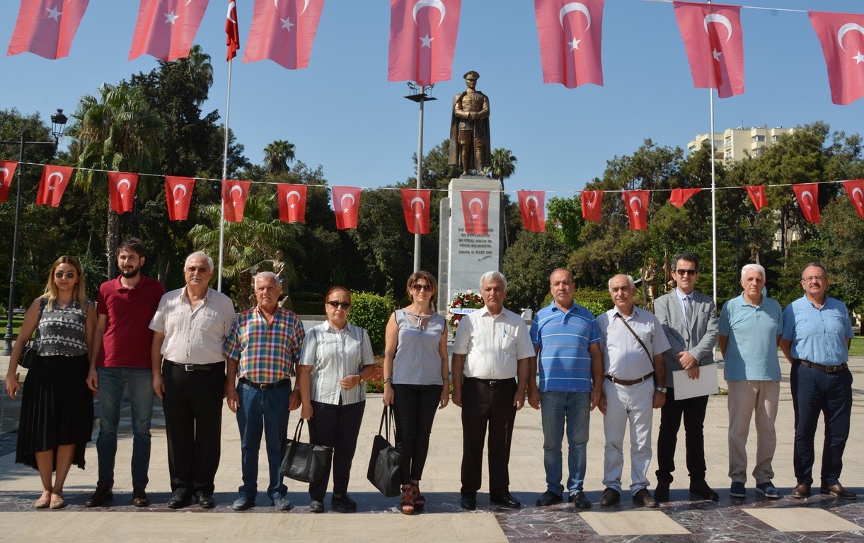 Tüzün, “Kaldırım işgalleri ve büfeler Adana’ya yakışmıyor…”